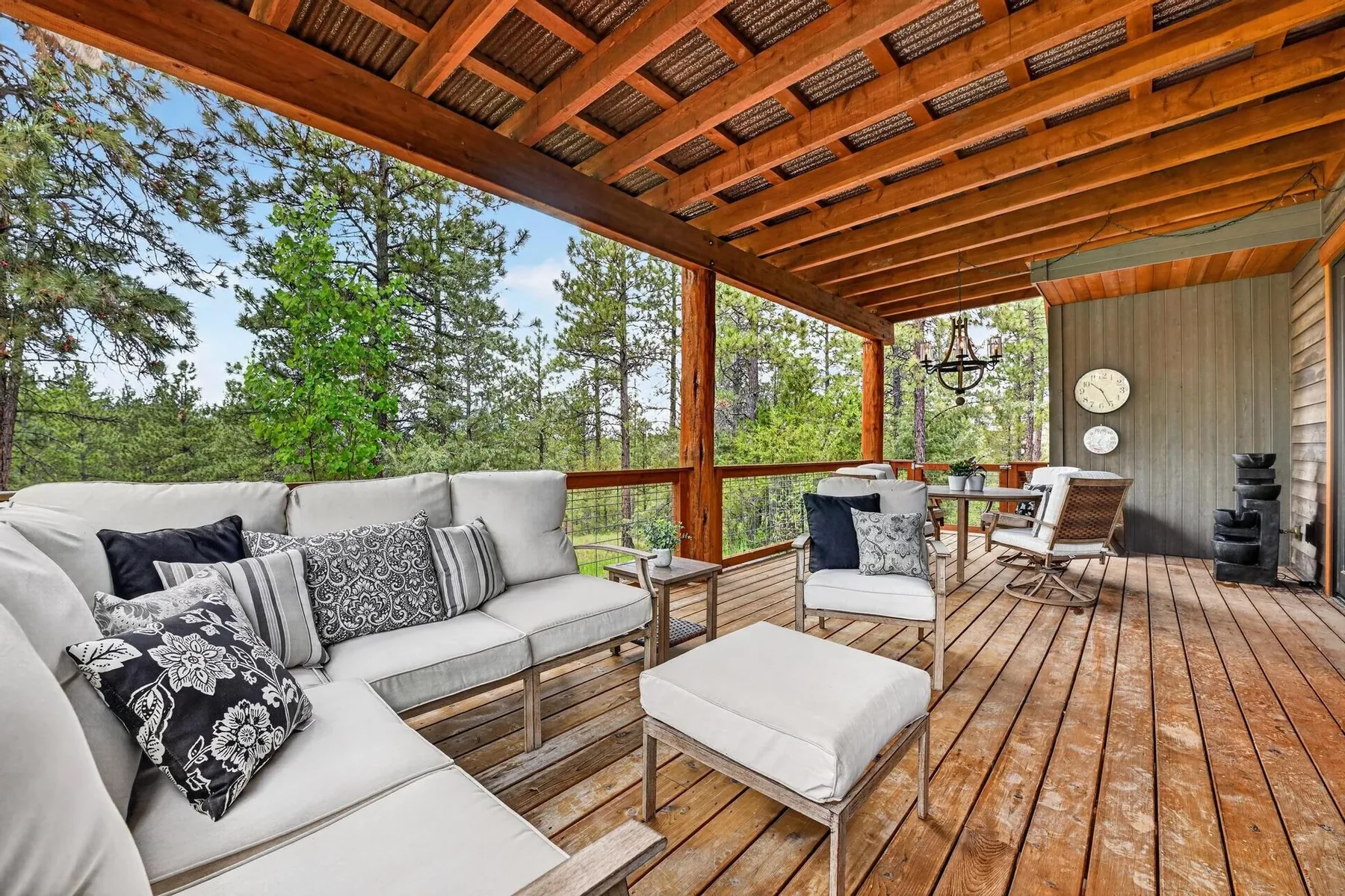 Back Deck Lounge