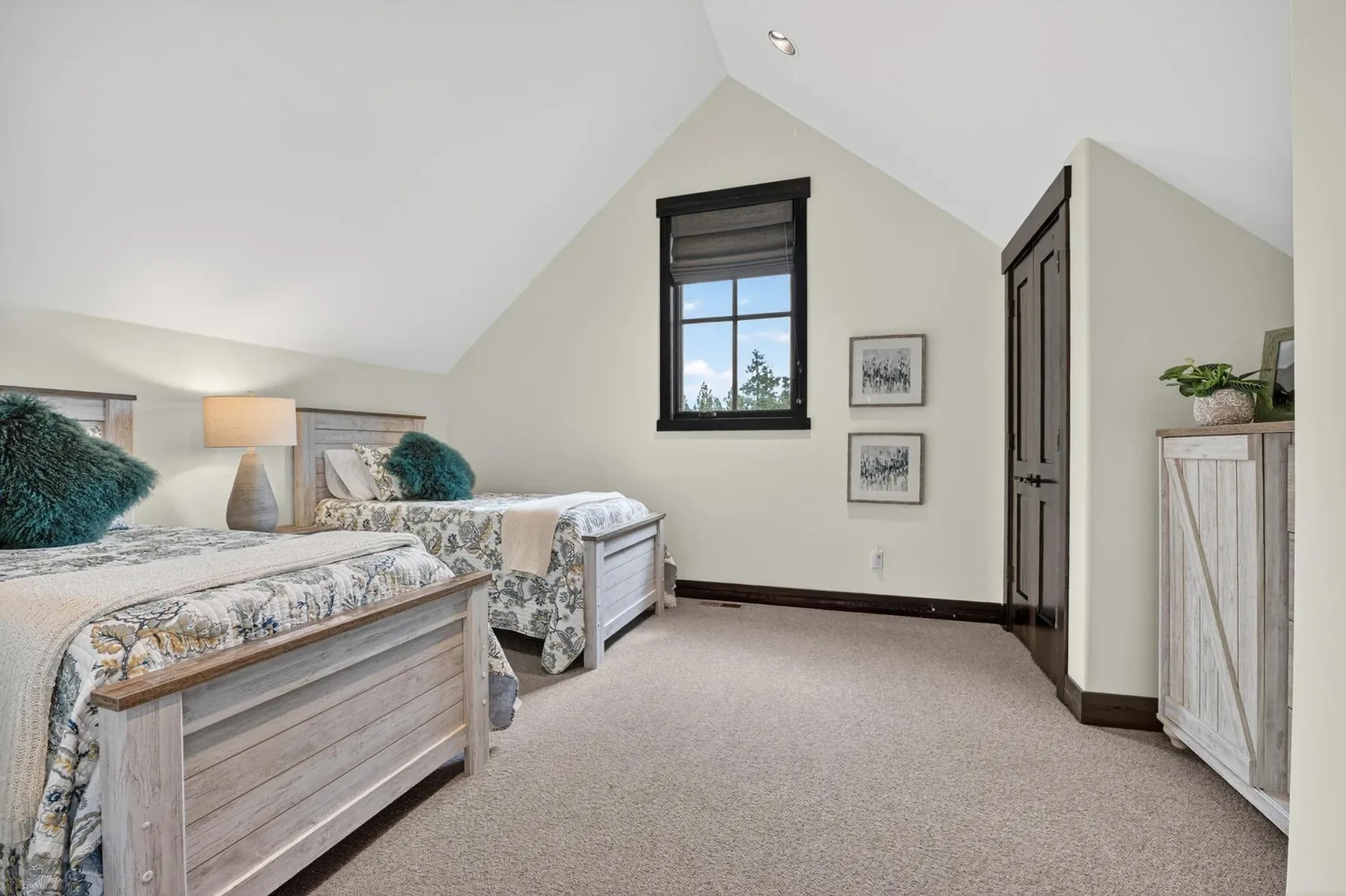 Upper Guest Room